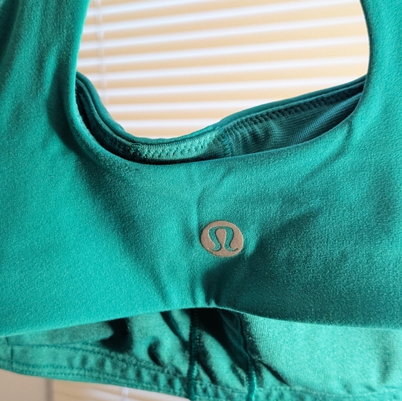 LULULEMON SmoothCover Yoga BraLight Support, B/C Cup - Picture 3 of 5